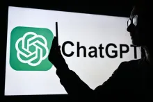 En el mundo de la inteligencia artificial, tres chatbots desafían el liderazgo de ChatGPT.