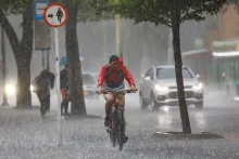 Según el Ideam, en Bogotá se mantendrán “condiciones nubosas” con lluvias entre ligeras y moderadas.