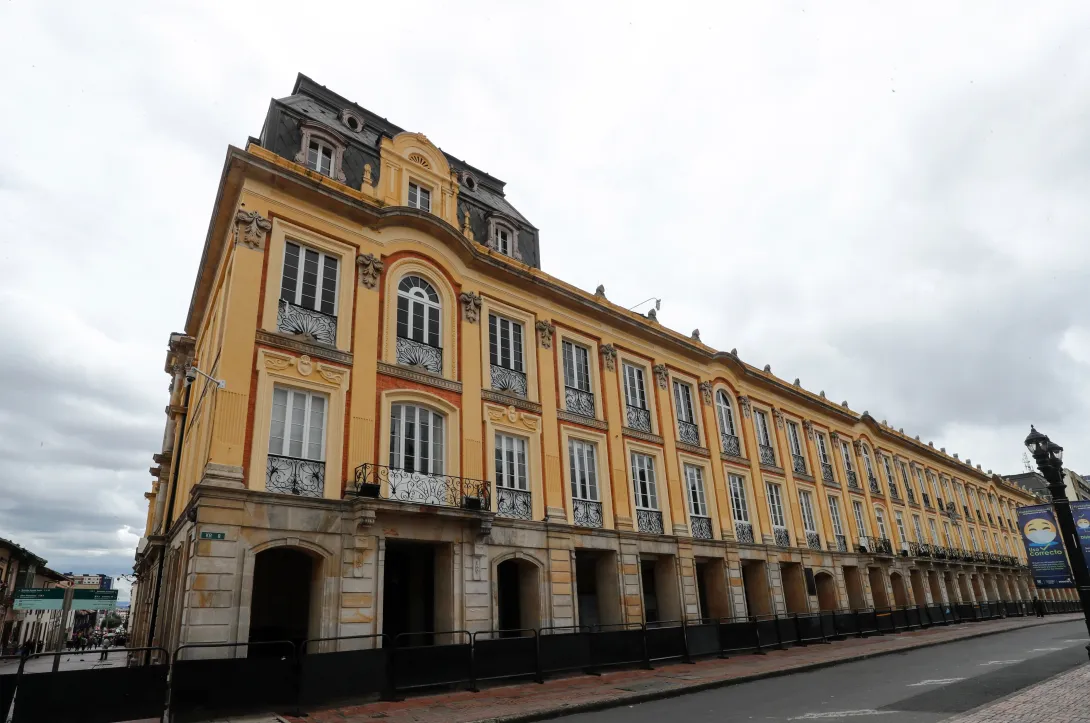 La Alcaldía de Bogotá anunció incremento salarial para los servidores del Distrito.