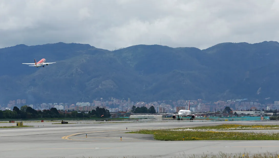 Aeropuerto Internacional El Dorado 
consorcio Opain, Operadora Aeroportuaria Internacional
Avianca
Aviones en la pista
Bogota mayo 7 2019
Foto Guillermo Torres Reina / Semana