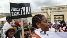 Desde la Universidad Nacional miles de personas marcharon por la Calle 26 hasta la Plaza de Bolivar exigiendo por sus derechos en los territorios al igual que la restitución de tierras