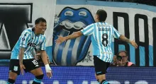 En los botines de Juan Fernando nacieron tres de los cuatro goles con los que Racing venció a Paranaense, uno de ellos fue de autoría de Roger Martínez