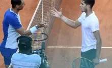 Descripción de la rivalidad de Rafael Nadal con Djokovic y Federer, y testimonios de cómo es enfrentarlo en la cancha.