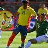 Bolivia vs Colombia: Héctor Cuellar lesionó a Roger Martínez; fue el mismo que casi rompe a Luis Díaz durante amistoso.