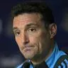 Lionel Scaloni, técnico de la Selección Argentina, se volvió a quejar, como cuando enfrentó a Colombia, por el clima: antes sol, ahora lluvia.