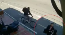 Mujer es apuñalada en barrio Carvajal de Bogotá por un desconocido que pasaba en bicicleta por el lugar. Denuncian que no es el único caso.