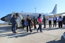 Estos son los colombianos que fueron embarcados en un avión de la fuerza Aérea en el segundo vuelo humanitario en Beirut, Líbano.