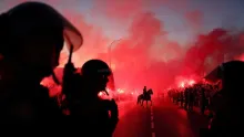 Agentes de Policía a caballo fuera del estadio antes del partido Atlético de Madrid contra Inter de Milán - Metropolitano, en Madrid, España, 13 de marzo de 2024.