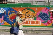 Un mural interactivo que permite a través de un código QR navegar por la fauna y la flora colombiana es una de las apuestas de la zona verde con la que los visitantes pueden sumergirse en las especies colombianas.