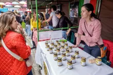 Visitar mercados de las pulgas es uno de los planes que se puede hacer gratis en Bogotá.