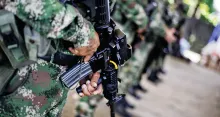 El drama que viven las familias de varios militares retirados colombianos, que habrían muerto en extrañas circunstancias en Sudán, África. Archivo.