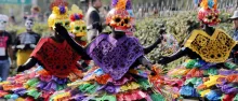 El Gran Desfile del Día de los Muertos 2024 atrajo la atención de locales y turistas, convirtiéndose en un evento inolvidable.