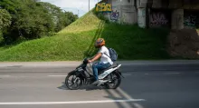 Noticias de motos en Colombia: al hacer estas acciones se podrían poner comparendos bastante costosos a los conductores.