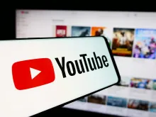 YouTube fue lanzada en el año 2005.