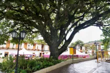 El retiro destaca por su arquitectura colonial.