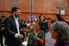 El alcalde Carlos Fernando Galán anunció que más adultos mayores serán beneficiados del Ingreso Mínimo Garantizado en Bogotá