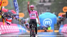 Tadej en el Giro de Italia 2024: lo ganó por casi 10 minutos de diferencia sobre el colombiano Daniel Felipe Martínez.