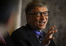 Bill Gates es un magnate empresarial, desarrollador de software, inversor, autor y filántropo estadounidense.