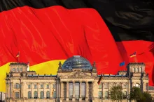 Las elecciones anticipadas se celebran además en la víspera del tercer aniversario de la invasión rusa de Ucrania, vivida como un shock en Alemania.