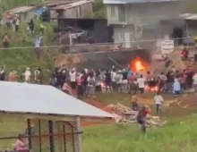 En el corregimiento de El Plateado, Argelia, campesinos se enfrentan abiertamente a la Fuerza Pública; los choques completan más de dos días.