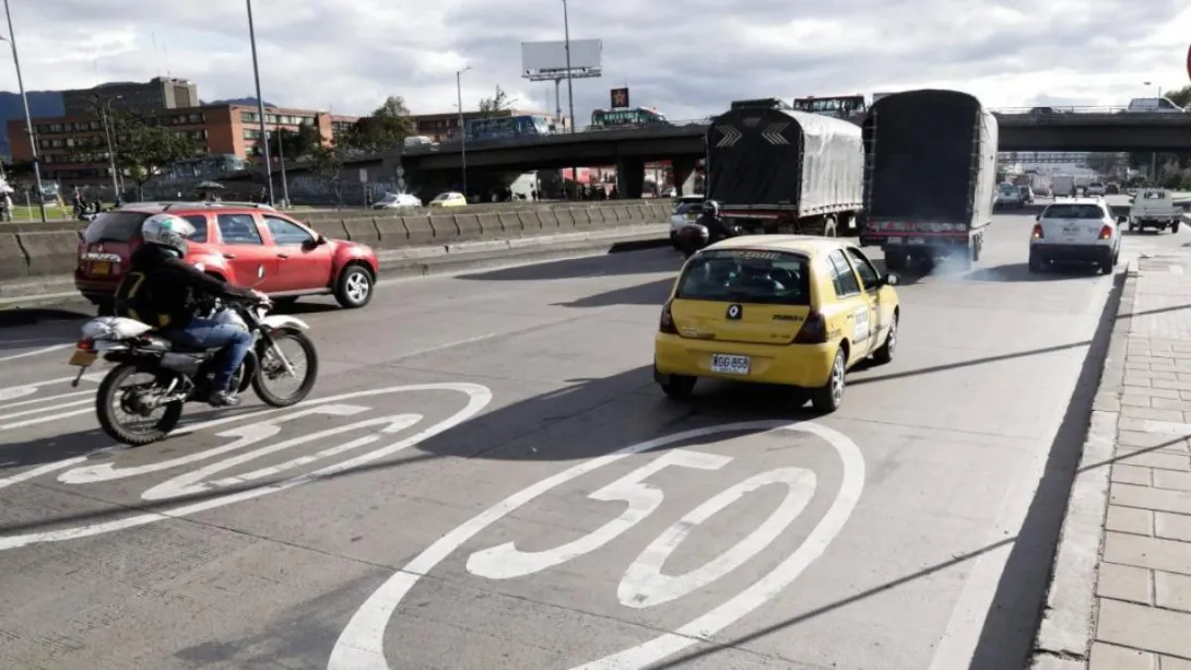 Los accidentes de tránsito disminuyen entre un 17 % y 21 % cuando se reducen los límites de velocidad en vías urbanas.