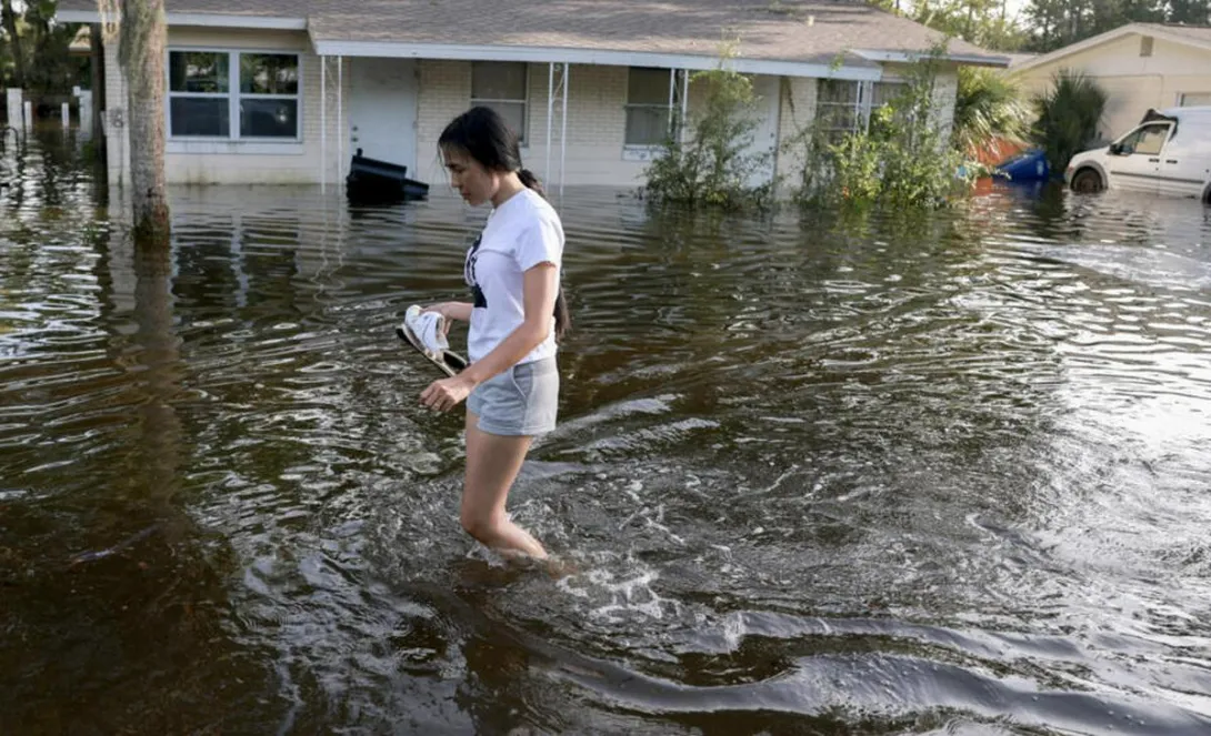 Descripción del huracán Helene: 44 muertos y severas inundaciones en el sureste de EE. UU., con millones sin electricidad.