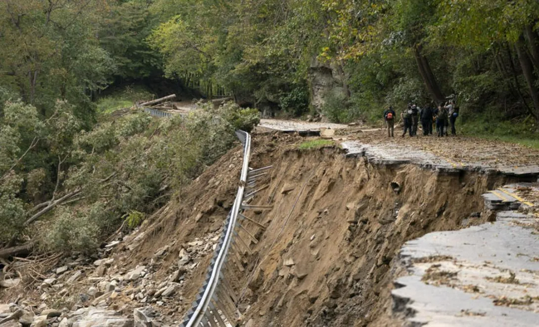 Carolina del Norte enfrenta devastación tras huracán Helene; muertos y daños ascienden mientras zonas permanecen inaccesibles.