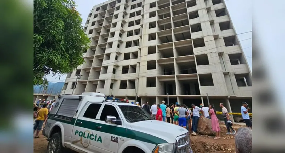 Obrero que trabajaba en la construcción de un edificio en Valledupar murió este sábado al caerse de la obra. Fue identificado como Carlos Mejí, de 63 años.