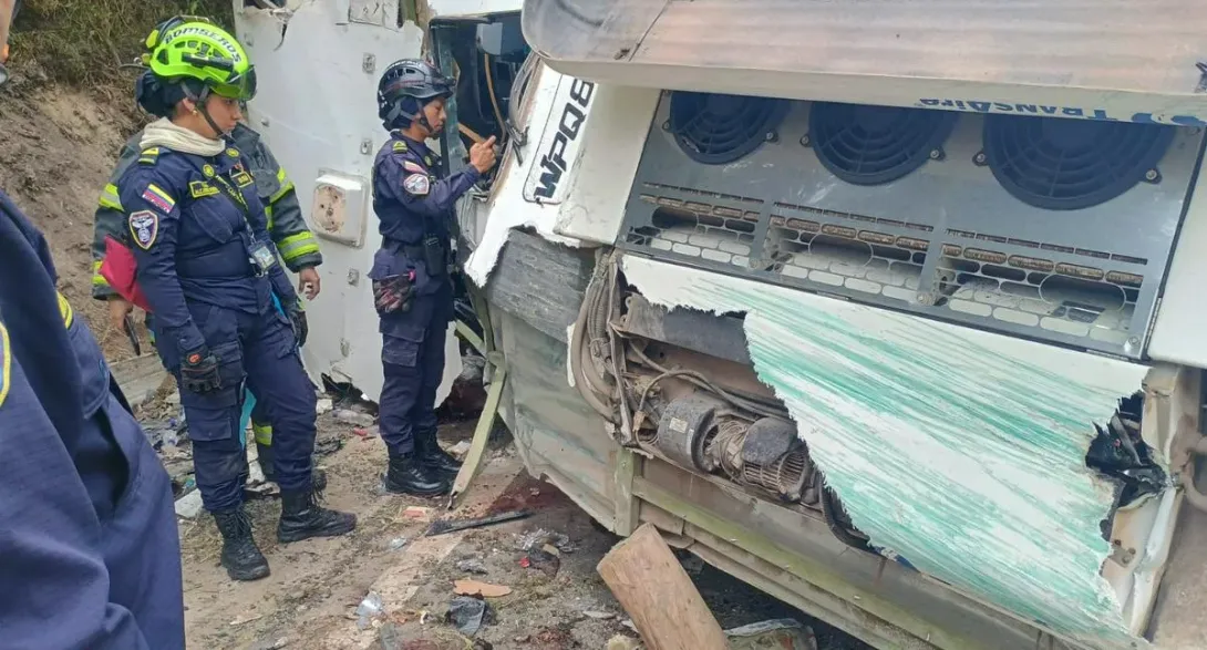 Una de las sobrevivientes al grave accidente en la vía a La Mesa comentó que el bus no frenaba y previamente se sintió un penetrante olor a quemado. 