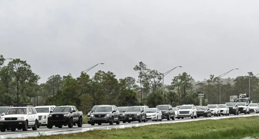 La Florida en Estados Unidos se prepara para la llegada este miércoles 9 de octubre del huracán Milton, por lo que miles de personas salieron de sus casas.