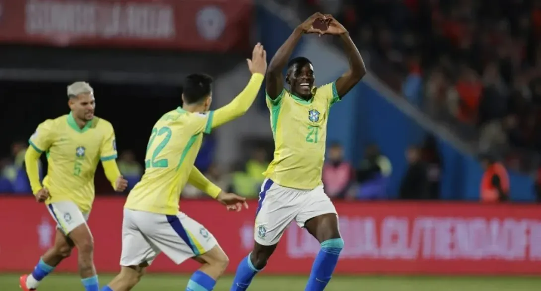 La Selección de Brasil logró remontar el partido contra Chile y la venció 1-2 en condición de visitante; la dejó herida para enfrentar a Colombia.