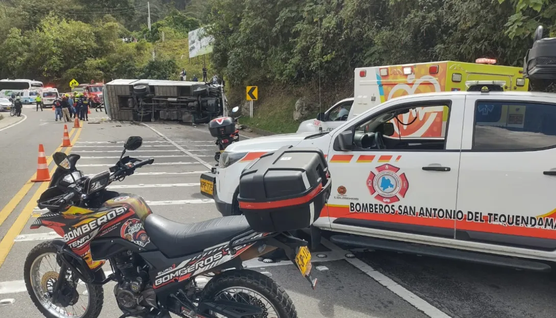 Noticias de accidentes en Colombia: este hecho se presentó porque el vehículo se quedó sin frenos en la vía.