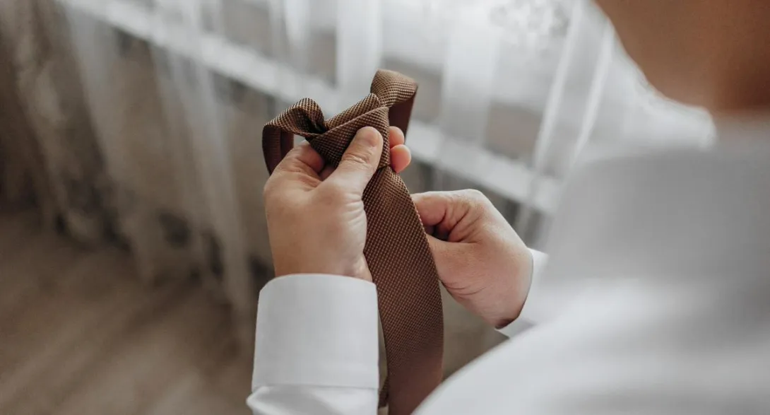 Cómo hacer el nudo de la corbata en segundos y paso a paso: video y explicación | Aprenda a hacer el nudo de la corbata con un truco fácil y rápido