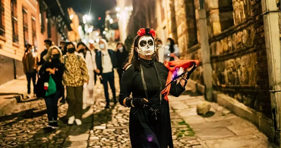 Conozca de qué trata el tour fantasma en La Candelaria, Bogotá, qué cuesta y qué se hace en todo el recorrido por el corazón de la capital.