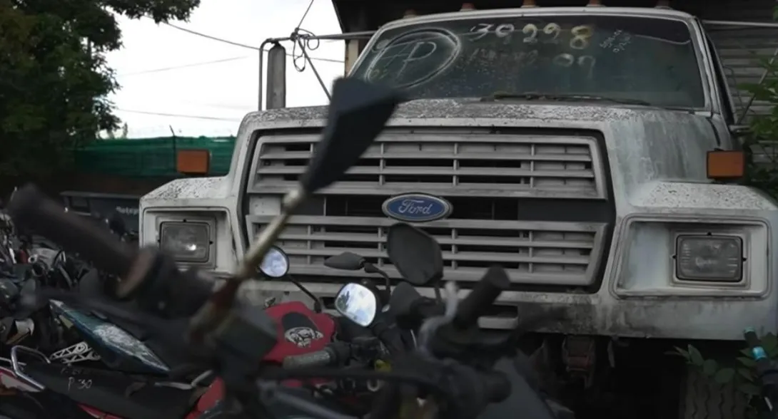 Carros y motos abandonados en patios de Bogotá: cómo y para quién son las subastas organizadas por la Secretaría de Movilidad.