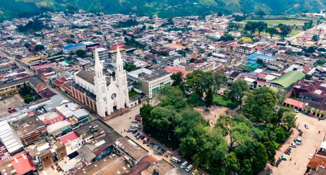 Tolima hoy: hombre citó a otro sujeto para pelear, lo apuñaló y casi lo mata. Autoridades capturaron al responsable por intento de homicidio.