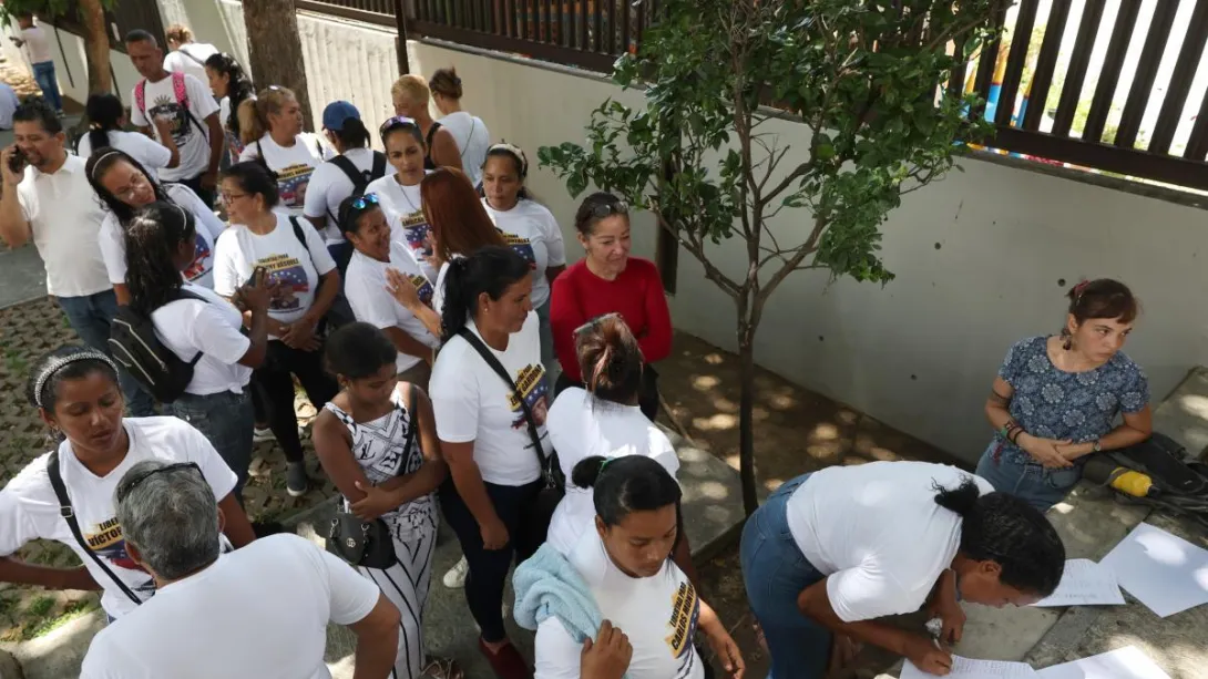 La madres en el video pidieron la liberación de sus hijos reclamando que no son "terrorista", al momento van 68 jóvenes detenidos.