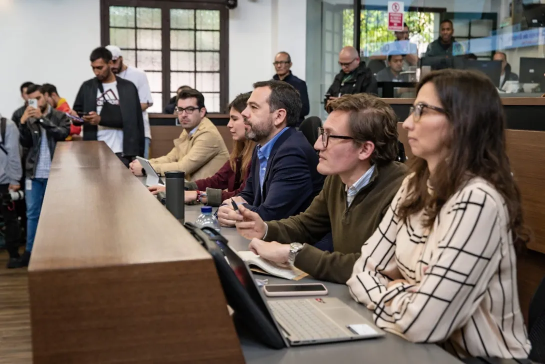 Alcalde Galán y su gabinete en el Concejo de Bogotá.