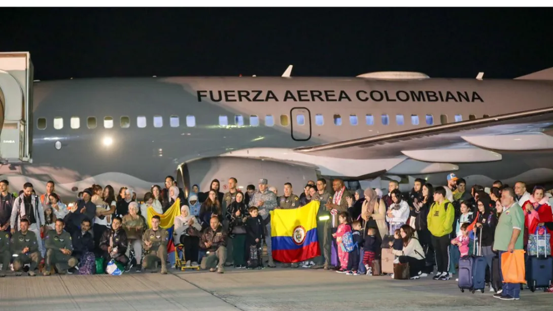 El viaje de regreso duró en total 30 horas. Canciller recibió a los colombianos.