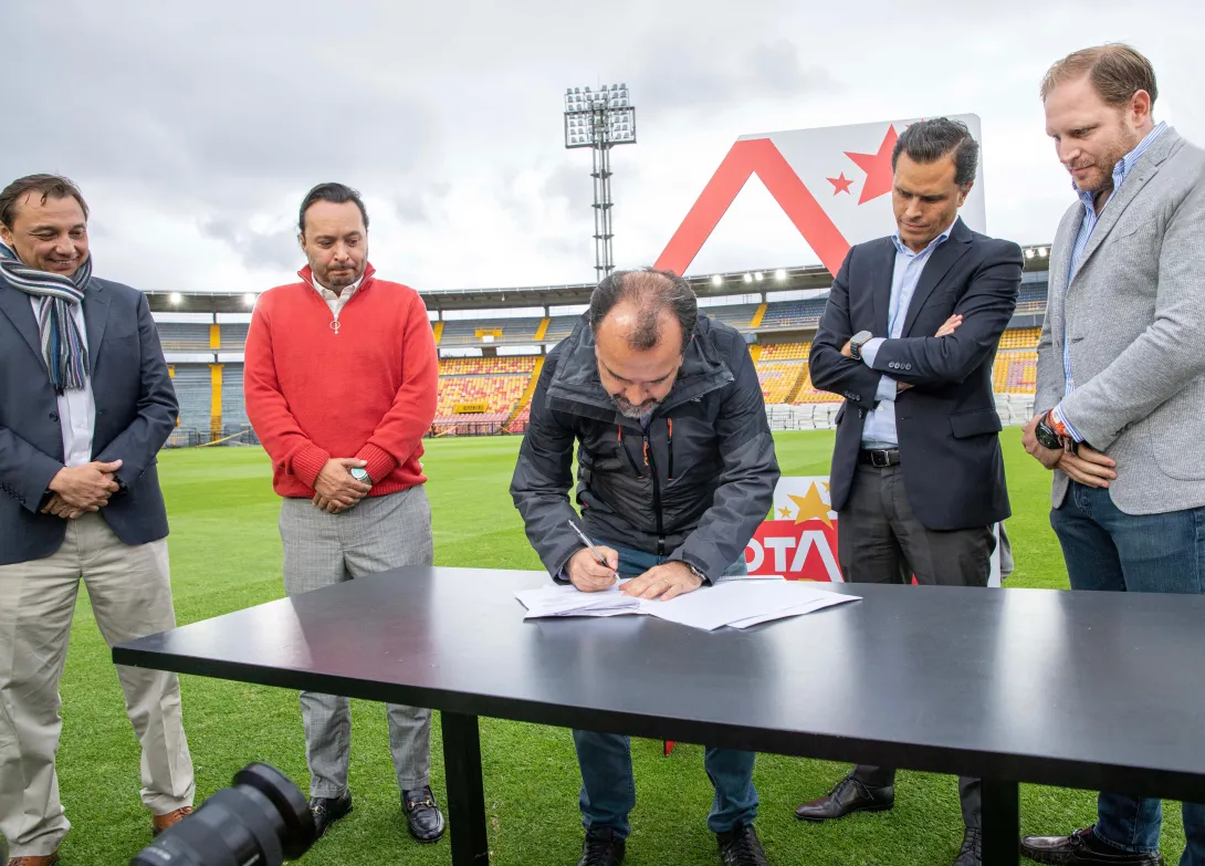 Firma del acto de inicio para el contrato de concesión de transformación de el estadio El Campín