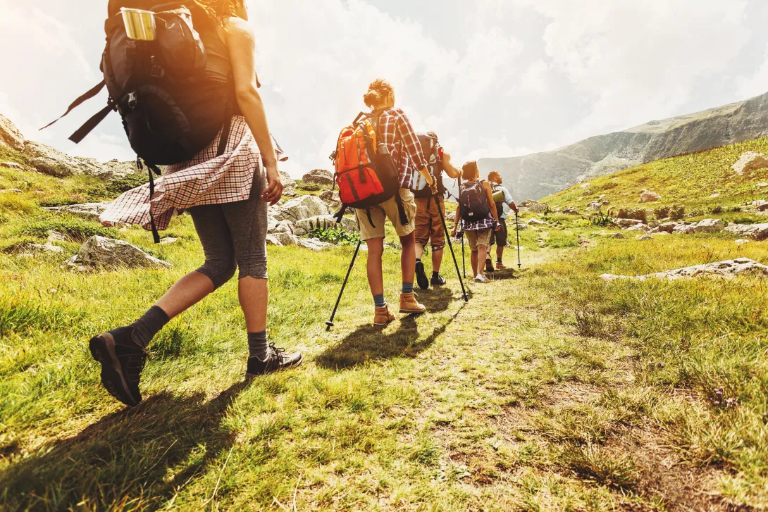 España y Francia cuentan con rutas legendarias como el Camino de Santiago y el GR20.