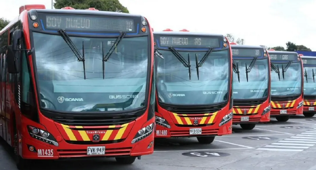 Transmilenio analizaría dejar de permitir ventas de vendedores ambulantes en estaciones como Ricaurte y Avenida Jiménez. Vea qué dijo la directora de seg.