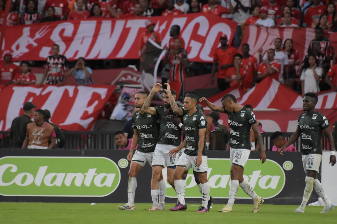 Hinchas protagonizaron fuertes disturbios tras el América vs Cali