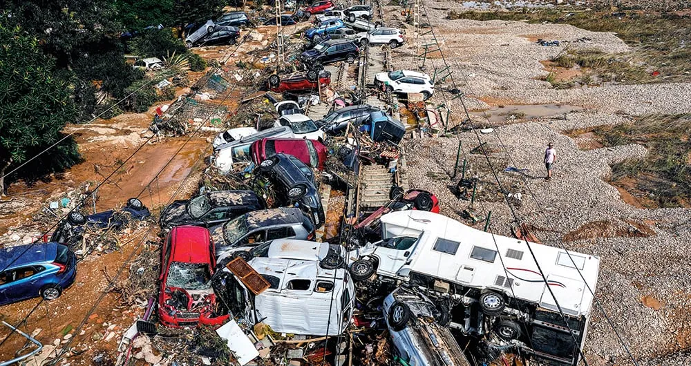 Las trágicas inundaciones en España dejan decenas de muertos y un daño material aún incalculable para la población de Valencia y sus zonas aledañas.