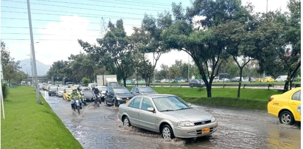 Son varios los sectores de la capital del país en los que se podrían registrar precipitaciones. Archivo.