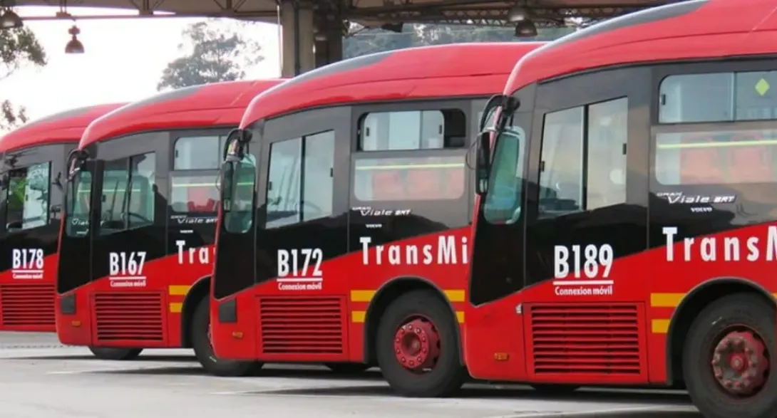 Protestas en Bogotá hoy, viernes 8 de noviembre, causan demoras en Transmilenio; cuáles rutas están afectadas a esta hora.