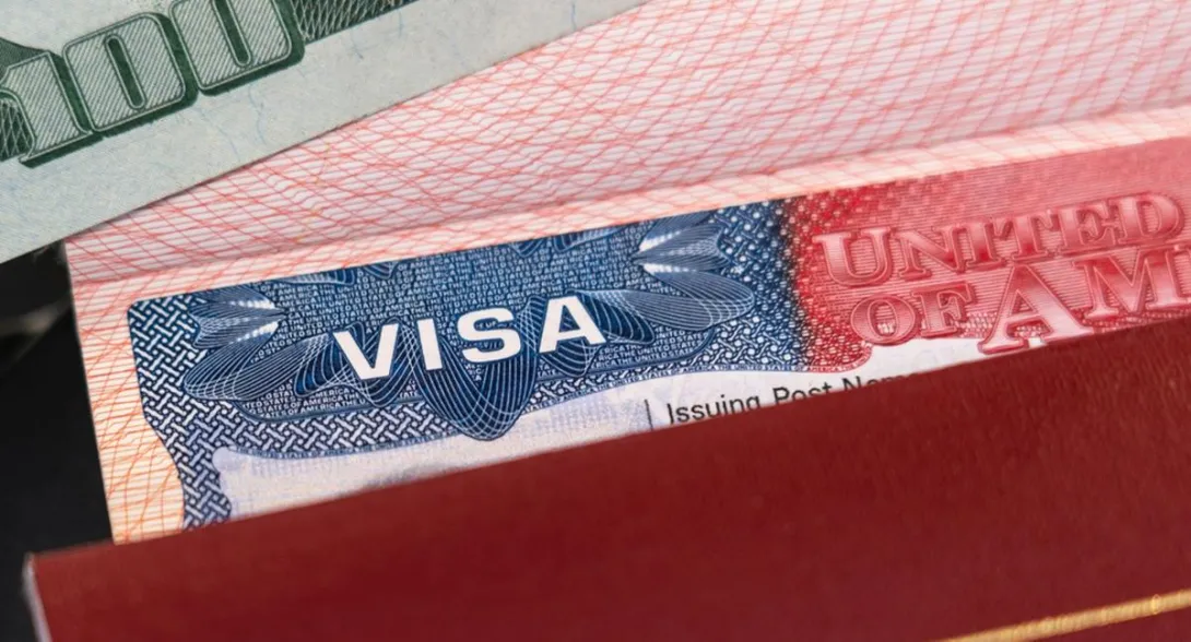 Fiscalía investiga una red de abogados que tramitaba visas americanas usando datos falsos y cobrando hasta $ 20 millones.