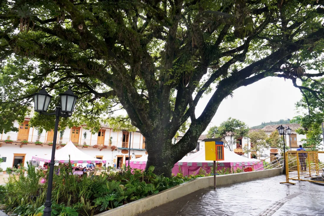 El retiro destaca por su arquitectura colonial.