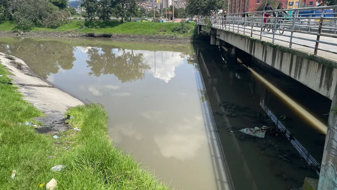 La Secretaría de Ambiente intensificó las labores de control y vigilancia en cuatro puntos críticos de arrojo de escombros en Bogotá