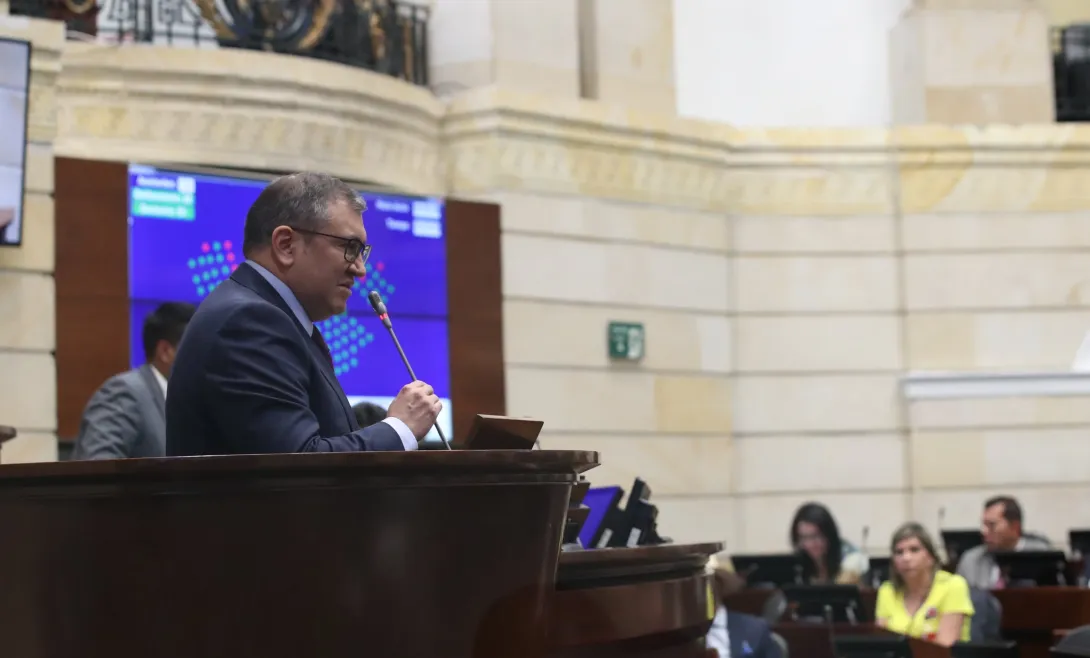 Miguel Efraín Polo ante la plenaria del Senado, tras su elección como magistrado.